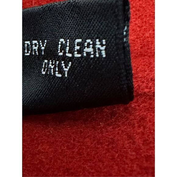 Linda Allard Ellen Tracy Size 14
Fleeced 100% Wool RED Blazer
Jacket Chic Lines - Picture 9 of 9